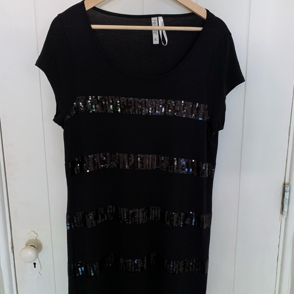 Kische black sequin top